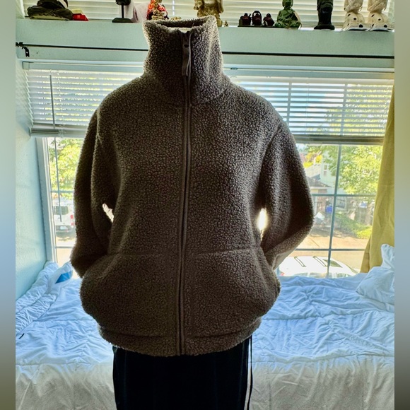 H&M Taupe Sherpa Jacket - Picture 1 of 3